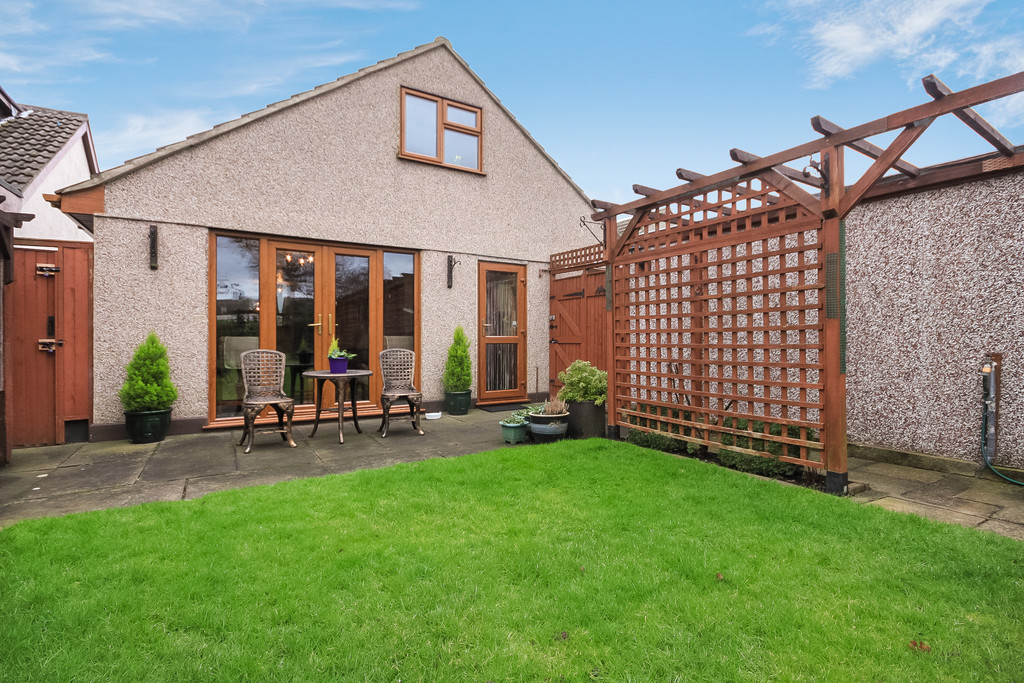 Grange Avenue, Wickford Hair & Son